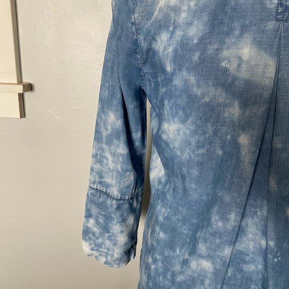 Cloth & Stone Acid Wash Chambray Shirt Size XS - Picture 7 of 9